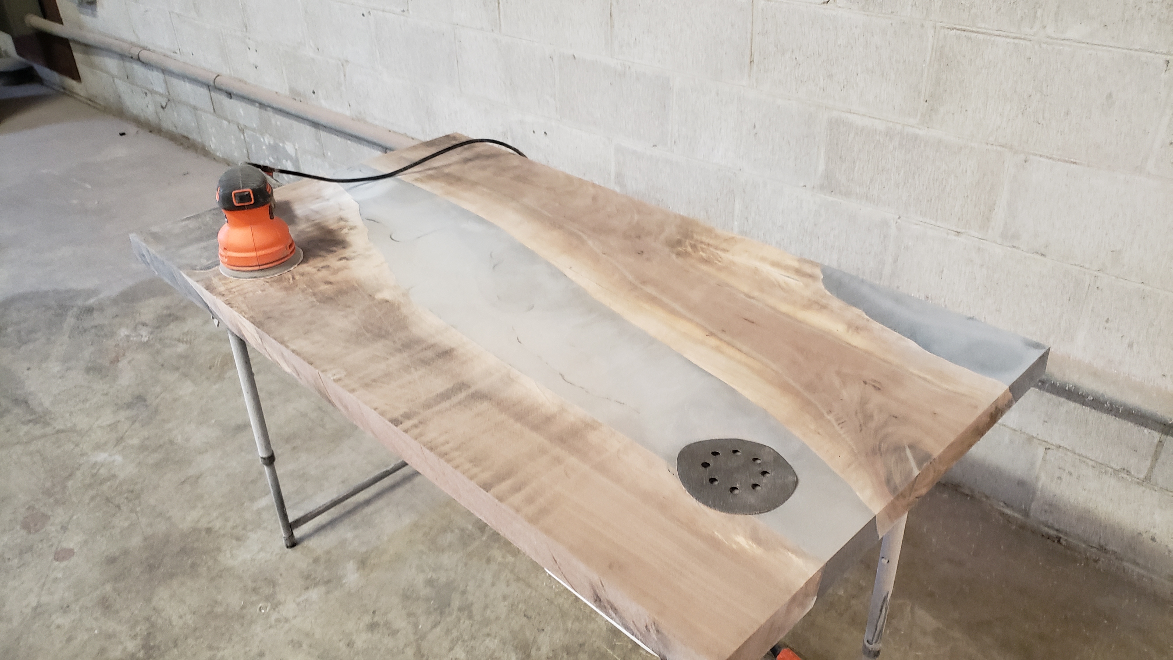 Router sled flattening the surface